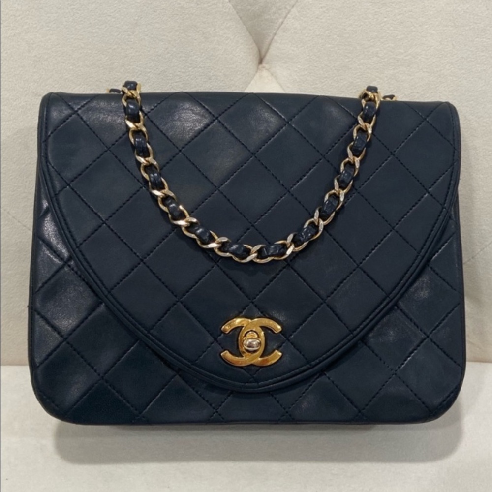 Chanel Vintage Classic Round Flap